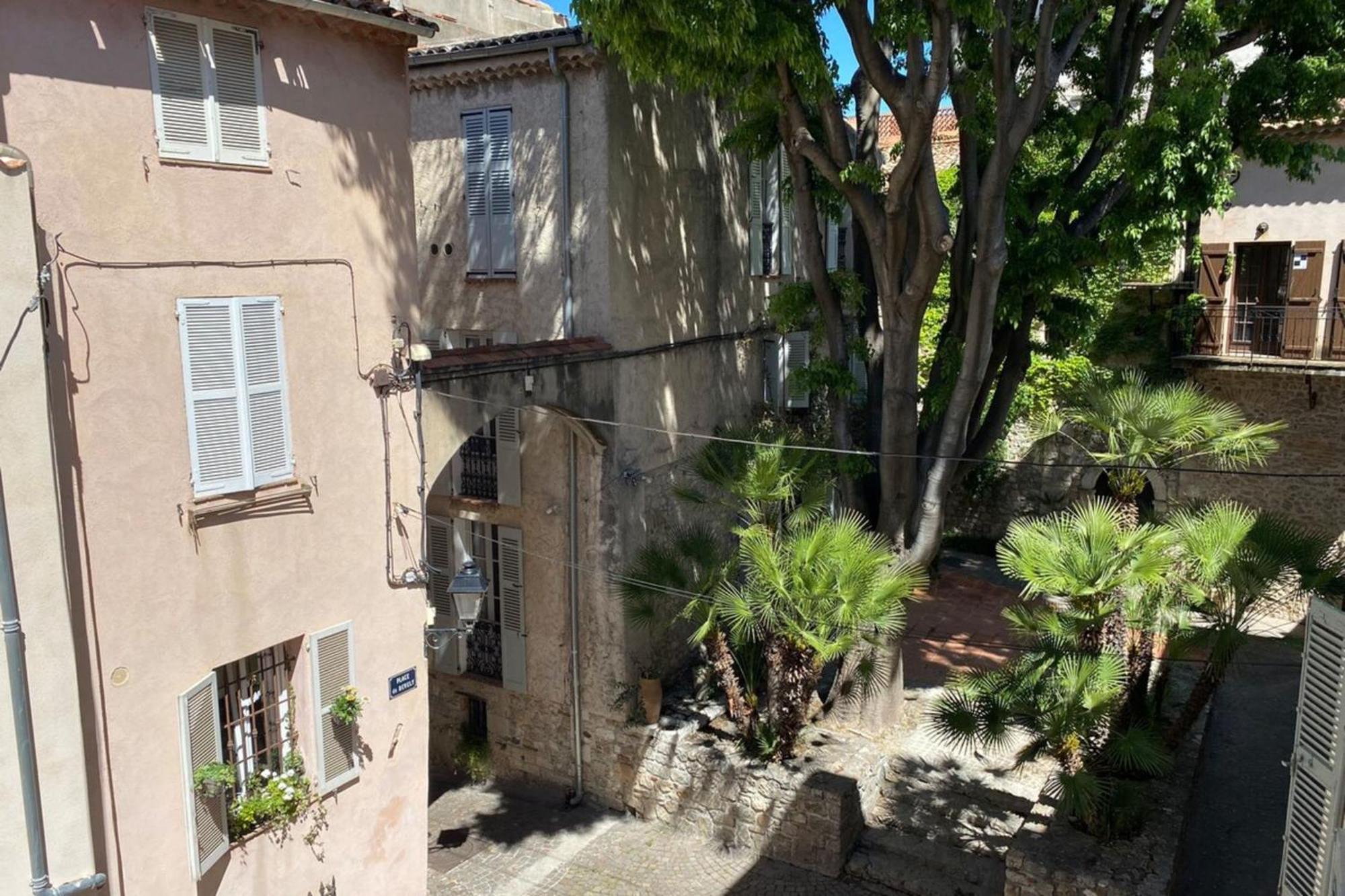06An - Beautiful Apartment In The Heart Of Old Antibes Ngoại thất bức ảnh