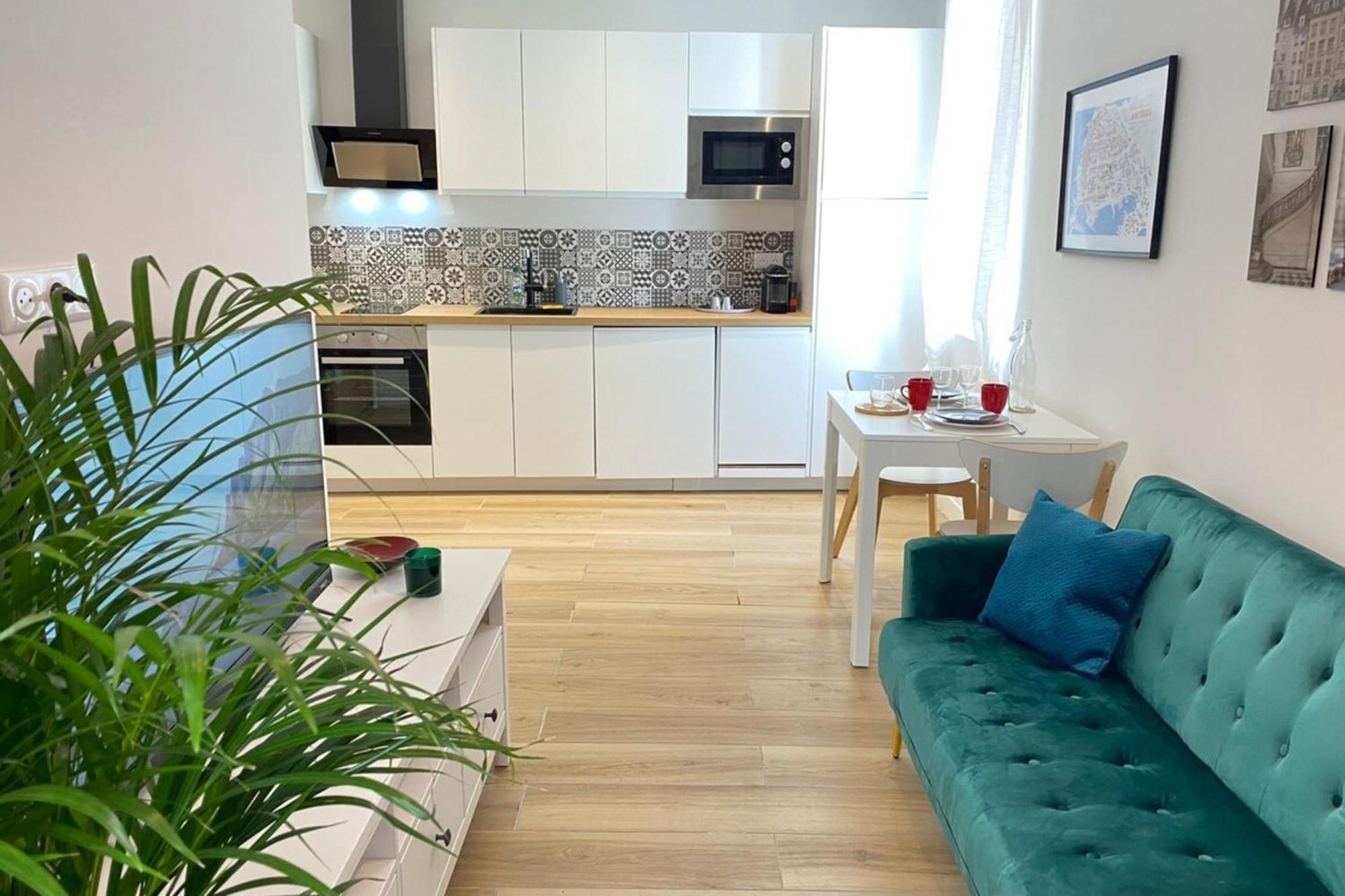 06An - Beautiful Apartment In The Heart Of Old Antibes Ngoại thất bức ảnh